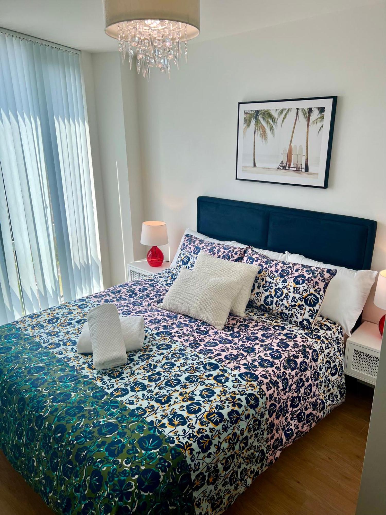 Spacious Urban Gem Apartment With Parking Bracknell Exteriér fotografie